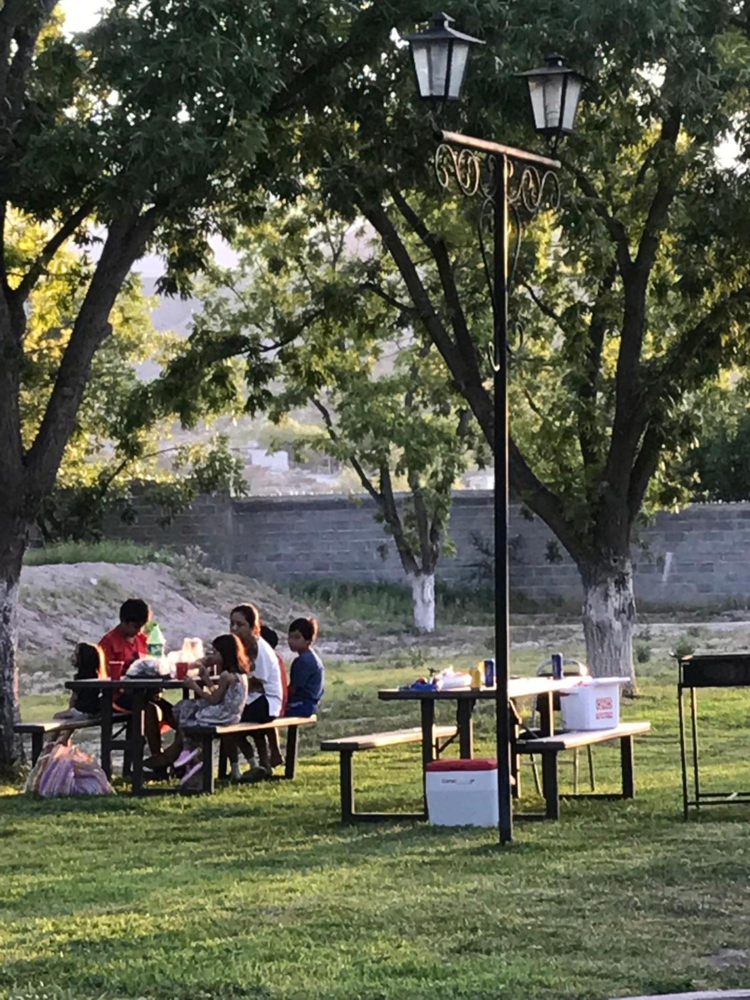 La Ilusion Hotel Campestre Y Balneario Parras de la Fuente Bagian luar foto