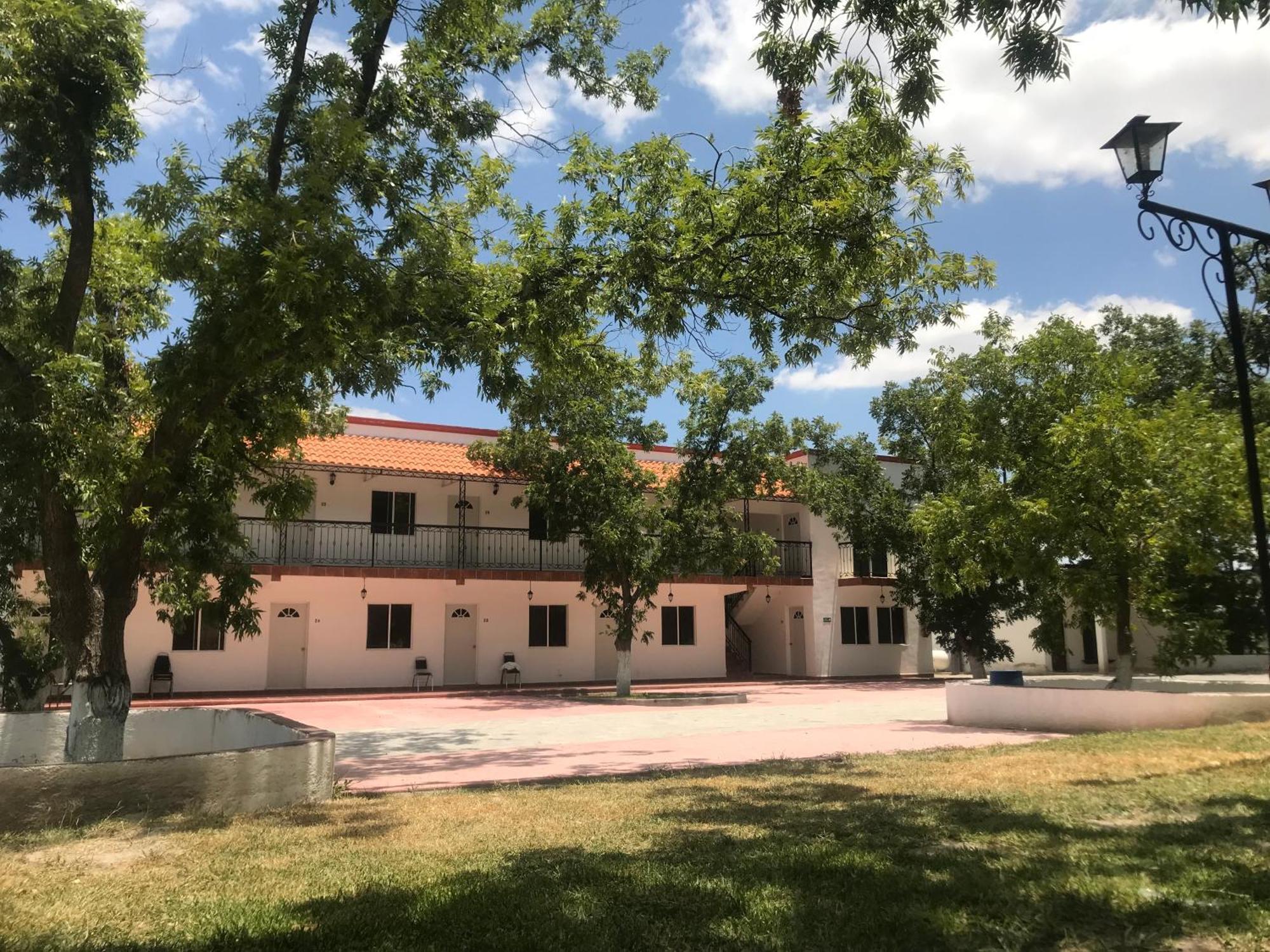 La Ilusion Hotel Campestre Y Balneario Parras de la Fuente Bagian luar foto