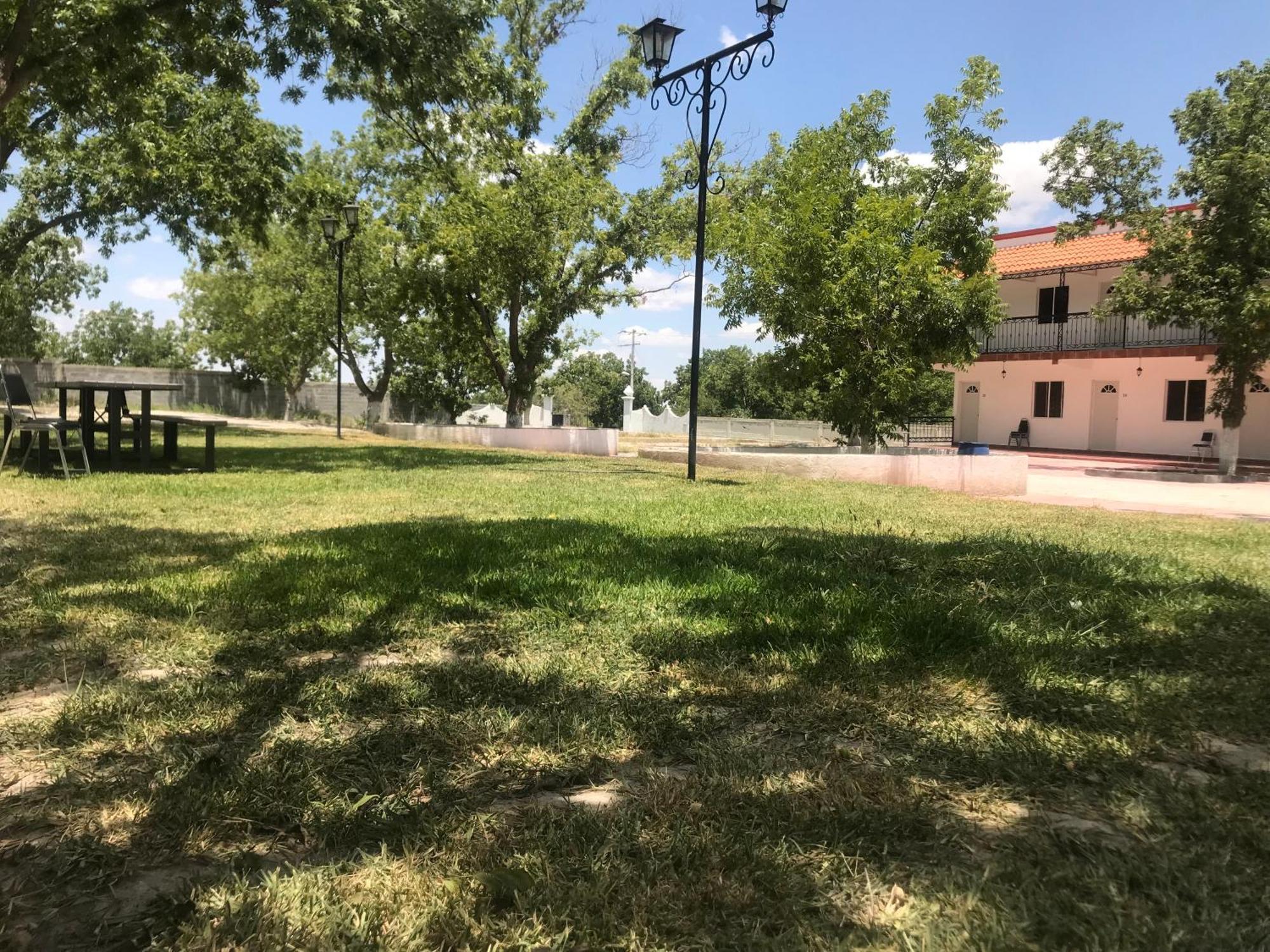 La Ilusion Hotel Campestre Y Balneario Parras de la Fuente Bagian luar foto